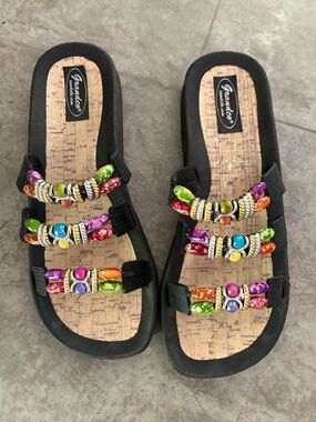 Grandco sandals  black beaded straps and a classic cork sole